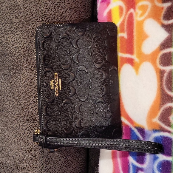 Coach Wristlet ๐ค - Picture 1 of 15
